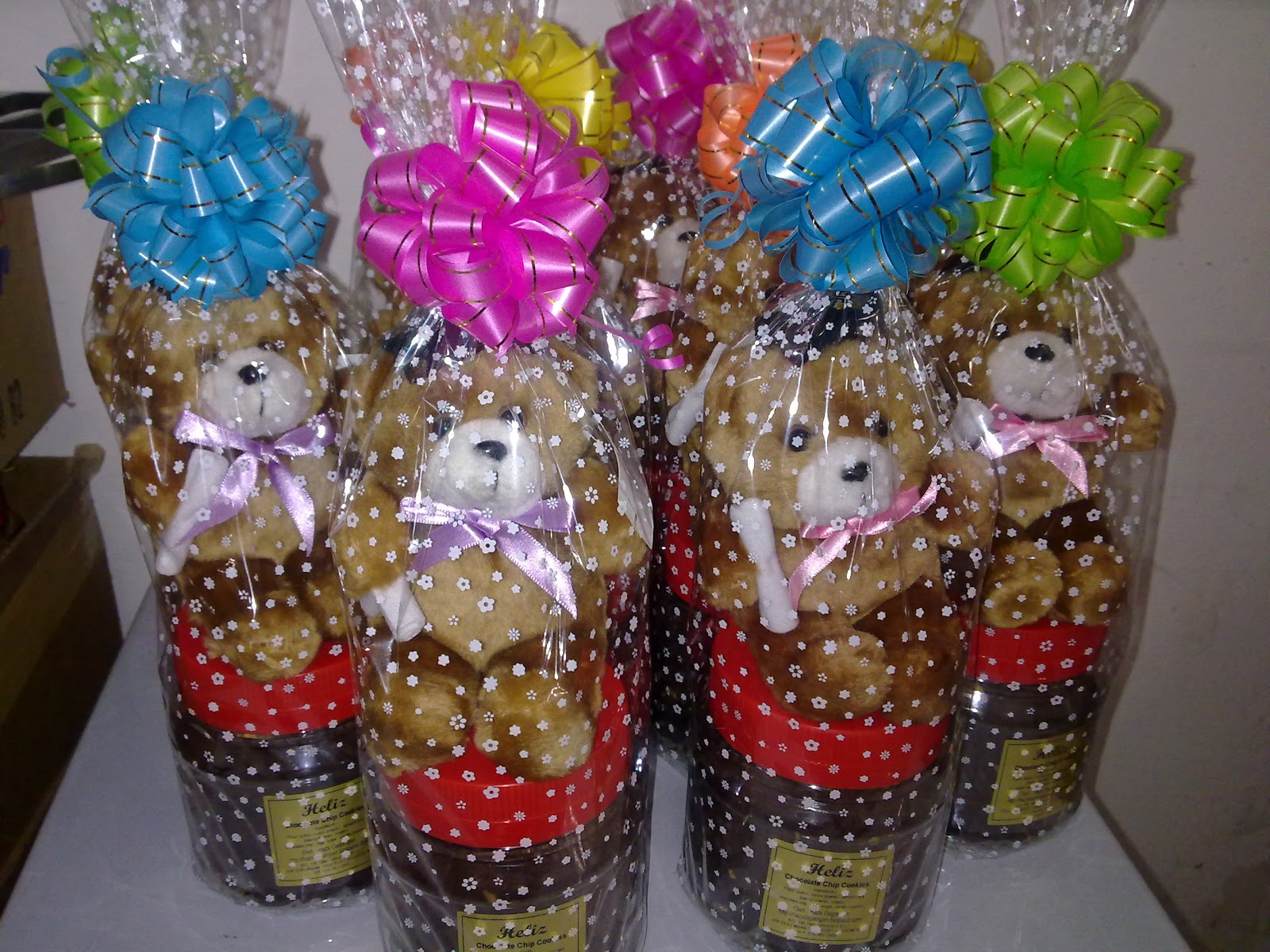 Heliz Mini Gift Basket & Mini Hampers for Kindergarten Graduation