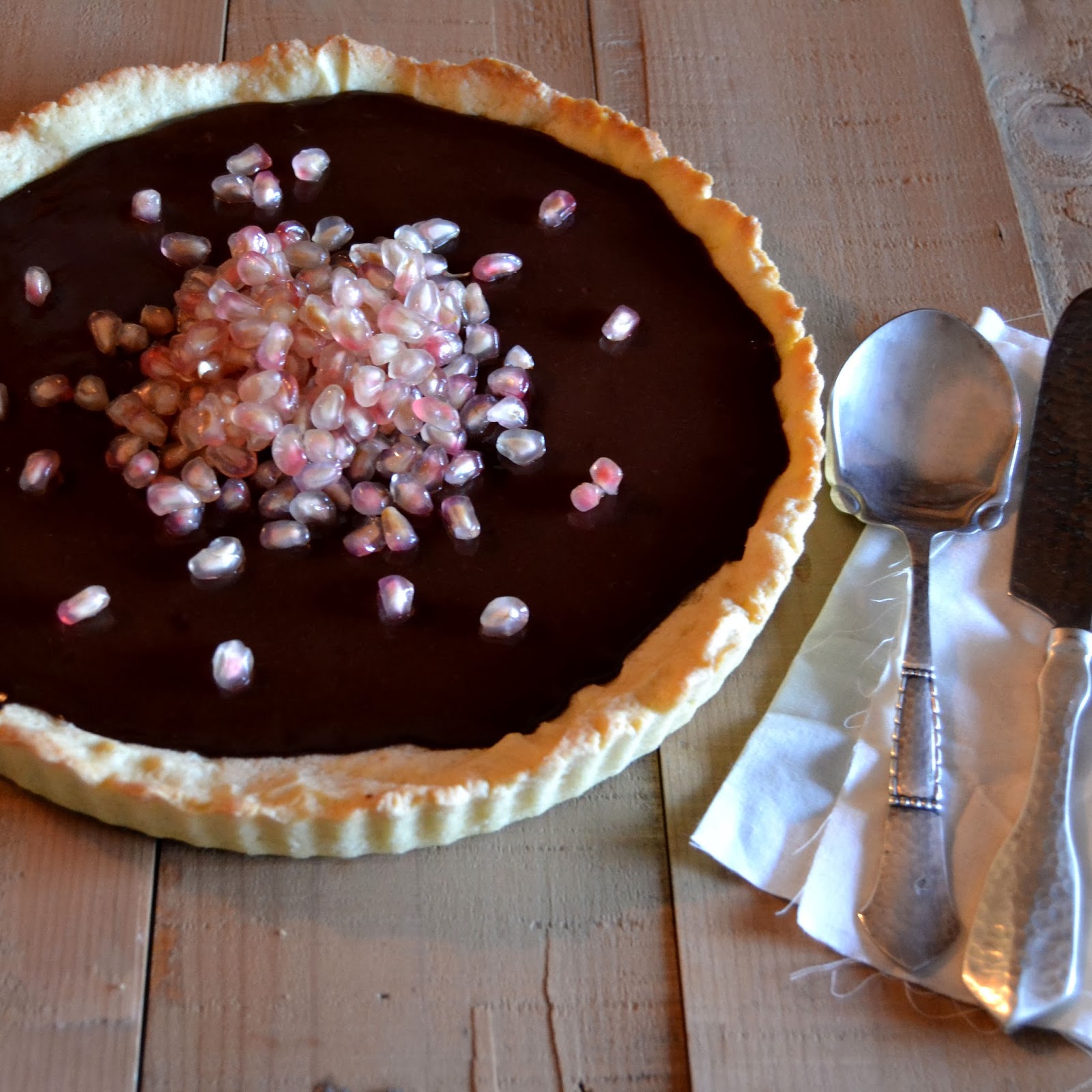 Contigo en la playa! TARTA RUSTICA DE CHOCOLATE Y GRANADA
