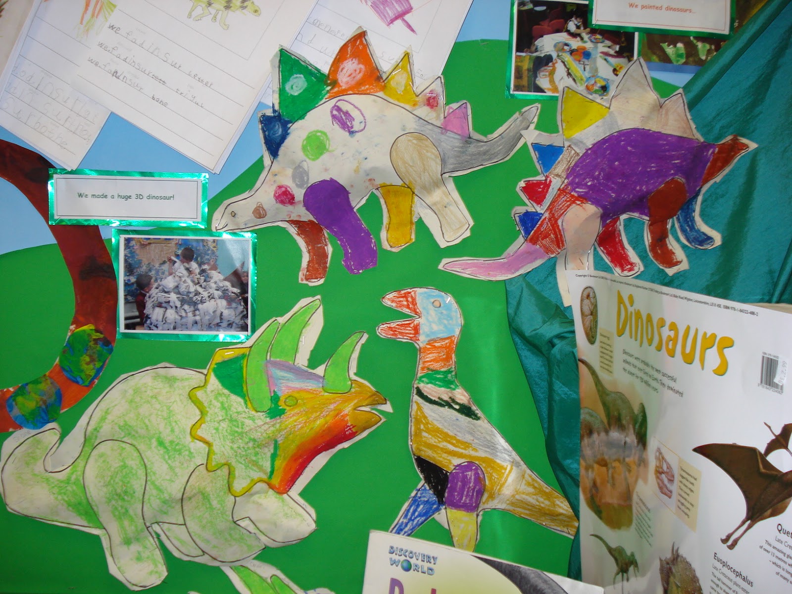 Creative Teaching Displays Dinosaurs Classroom Display