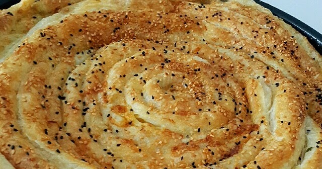 Hazır Yufkadan Kol Böreği