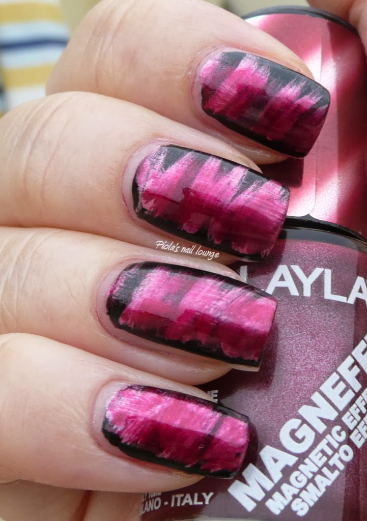 Piola's nail lounge Battle of 6 Mars Fan brush nail art