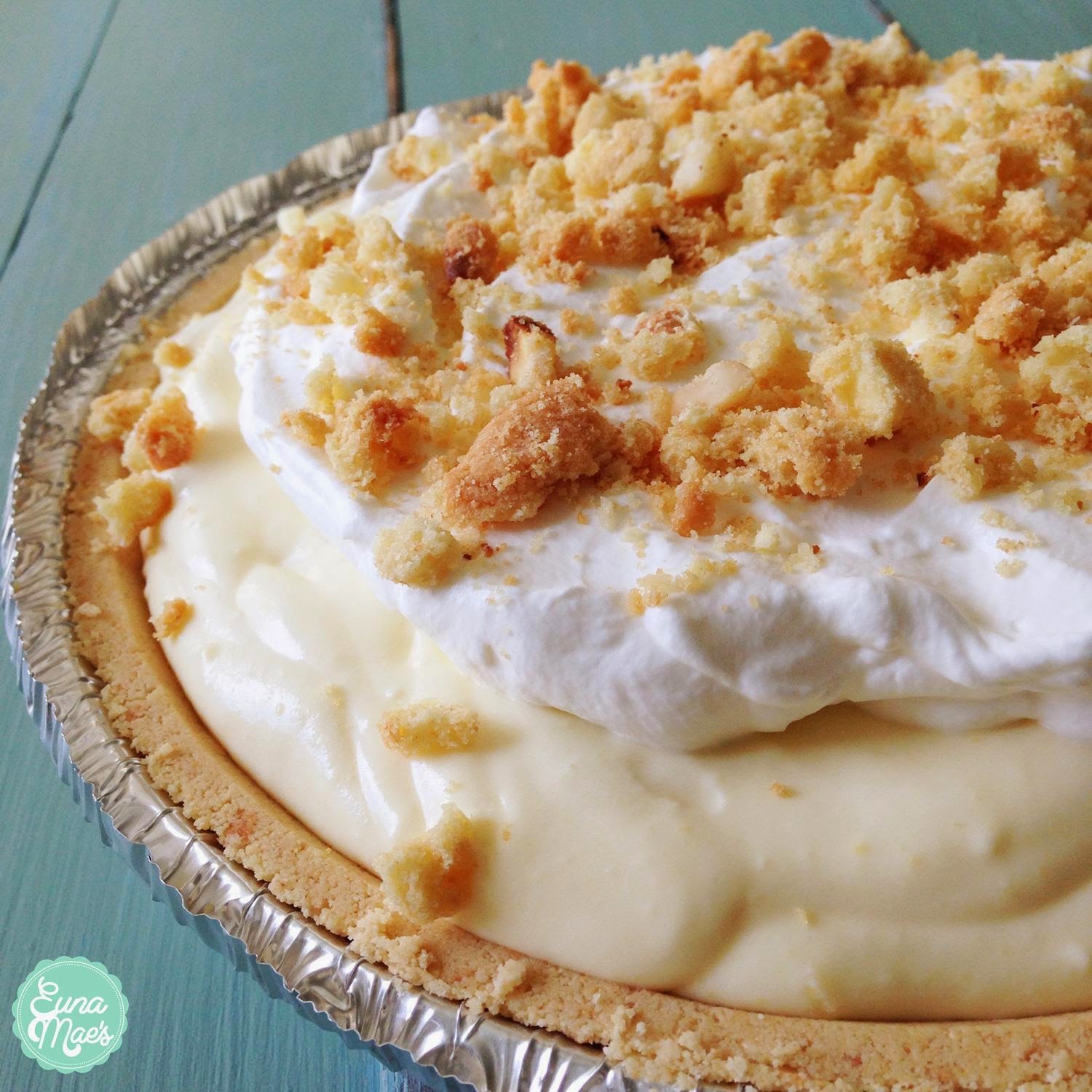 Euna Mae's banana pudding pie with white chocolate macadamia topping