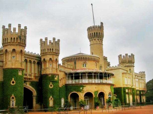 BEST TOURIST SPOTS: Bangalore Palace Photos