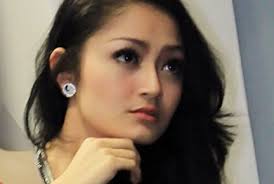 Foto bugil telanjang Siti Badriah Tanpa Sensor hot seksi payudara Foto bugil telanjang Siti Badriah Tanpa Sensor hot seksi payudara