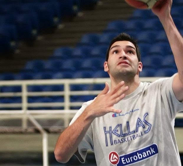 Στον Ολυμπιακό και επίσημα ο Μαυροειδής Ο Ολυμπιακός ανακοίνωσε την απόκτηση του για τα επόμενα δύο χρόνια.! mauroidis ston olimpiako