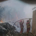 Fuego consume centro de reciclaje en Trujillo