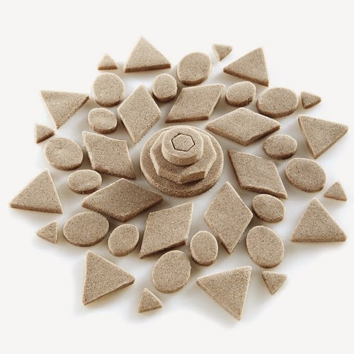 06-Wet-Sand-&-Play-Doh-98%-Sand-&-2%-Polymer-Brookstone-soft-Stretchy-non-Stick-www-designstack-co