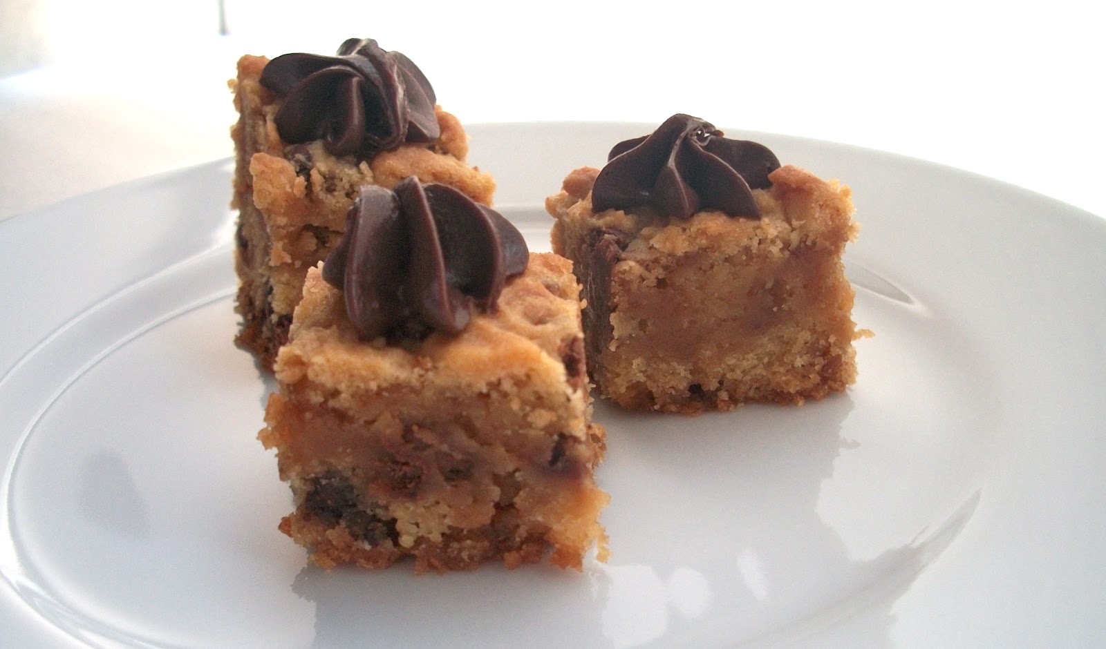 Brooke Bakes Skor Chocolate Chip Blondies