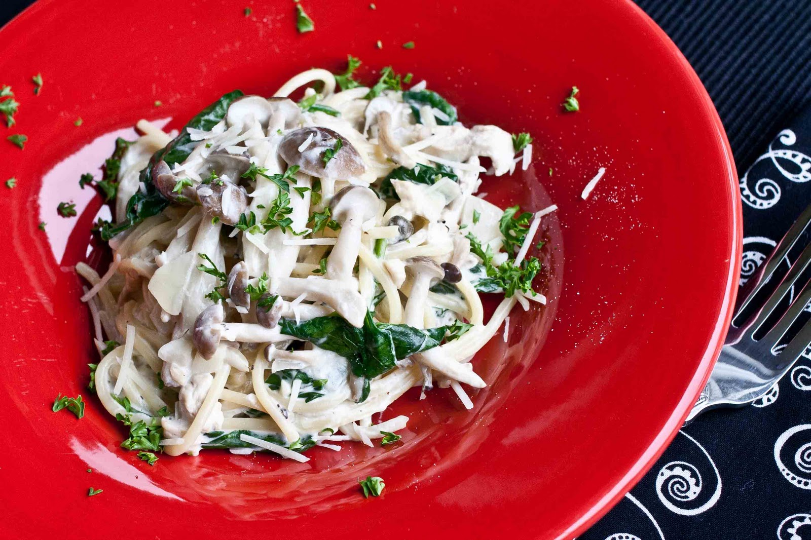 FOODjimoto Pasta with Chicken and Shimeji Mushrooms