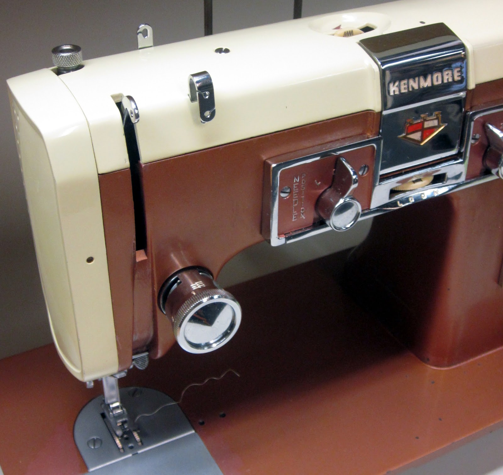 MI Vintage Sewing Machines Kenmore 117.841 (1958)