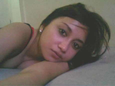Beredar Foto Bugil Sefti Sanustika Istri Ahmad Fathanah foto bugil sefti sanustika,istri ahmad fathanah