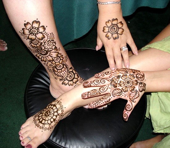 Mehndi design Pakistan frenzy with in Pakistan is one of the events