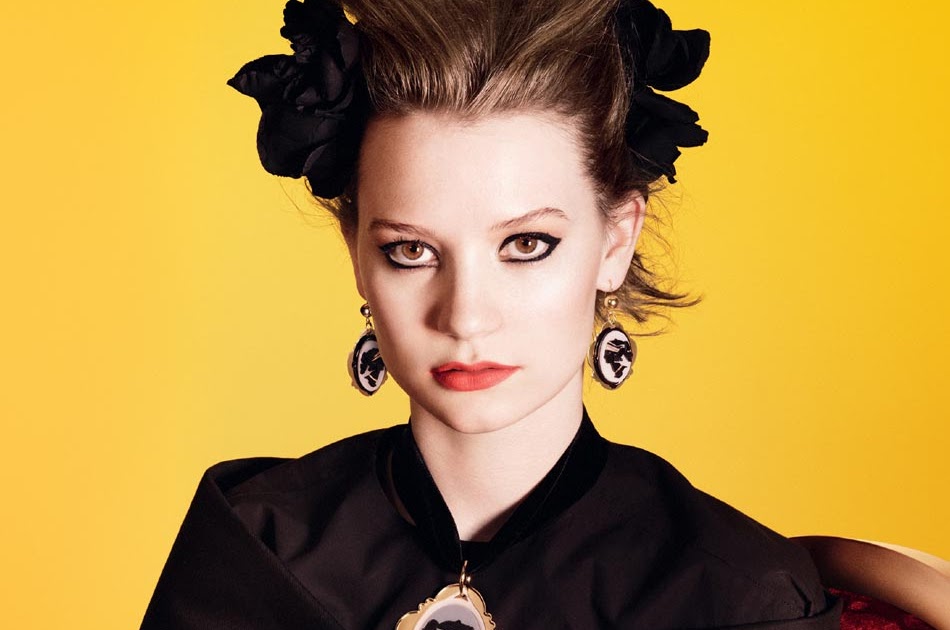 The Painted Blackbird: MIU MIU LOVE