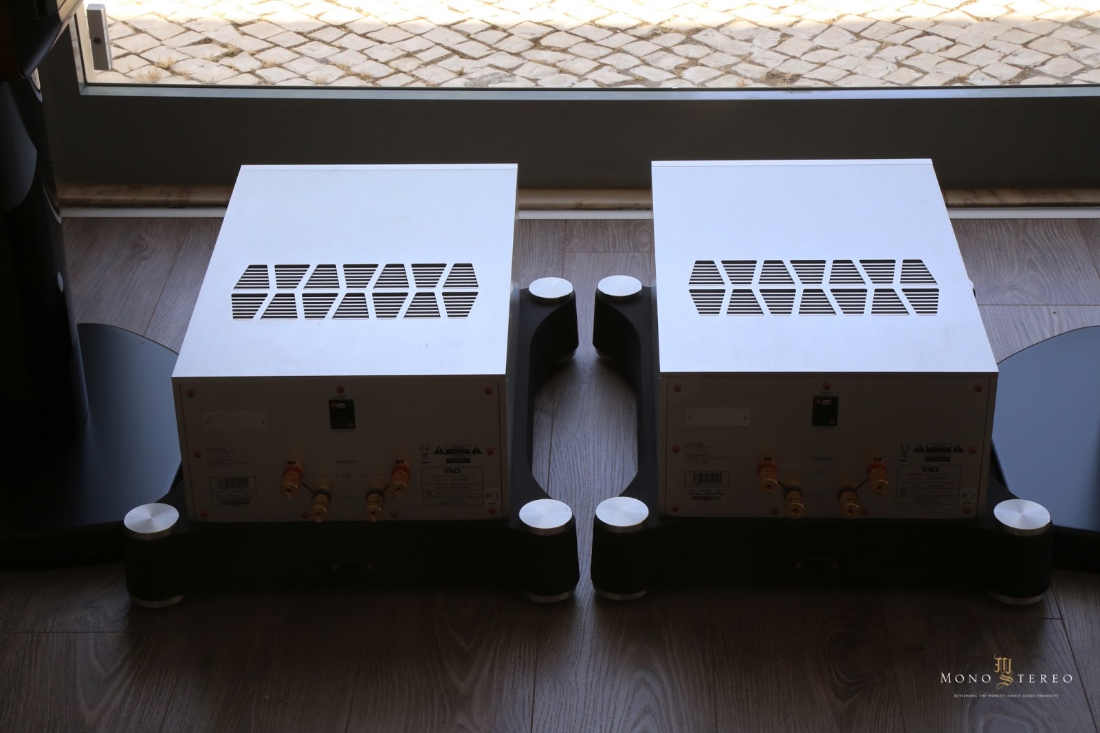 Mono and Stereo HighEnd Audio Magazine Ultimate Audio store grand opening