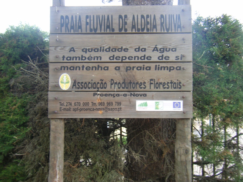 Sinalização de Madeira da Praia Fluvial de Aldeia Ruiva