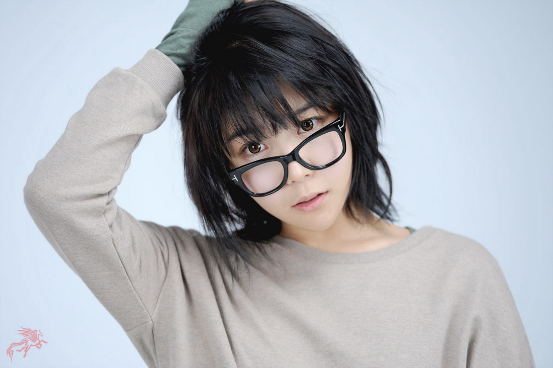 Lee Yoo Mi, Cute with Glasses | Asia Cantik Blog