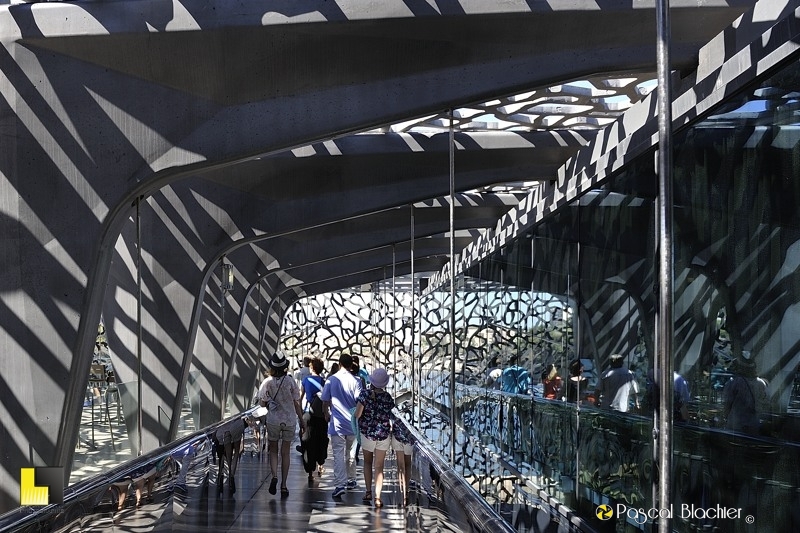passerelle d'accès au musée du mucem photo pascal blachier