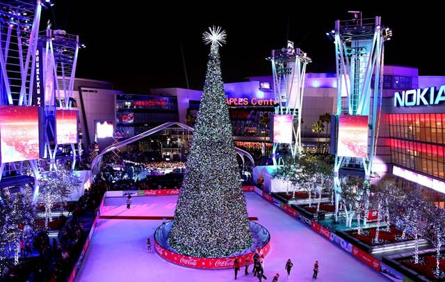 christmas trees around the world dualwarez christmas trees around the world dualwarez