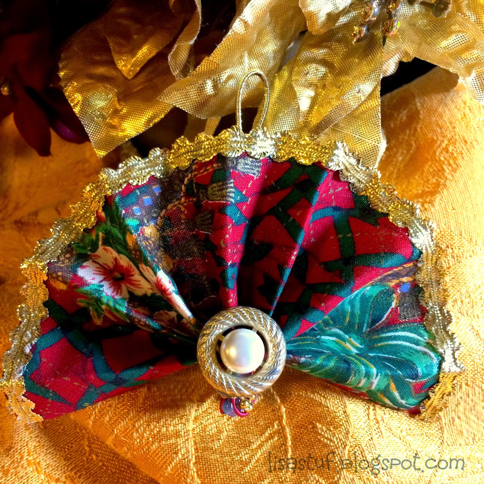 StuffnSuch By Lisa Ribbon Fan Ornament