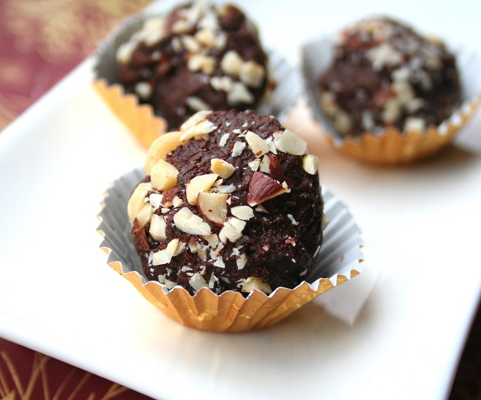 Homemade Nutella Truffles (Low Carb and GlutenFree) and a Thank You