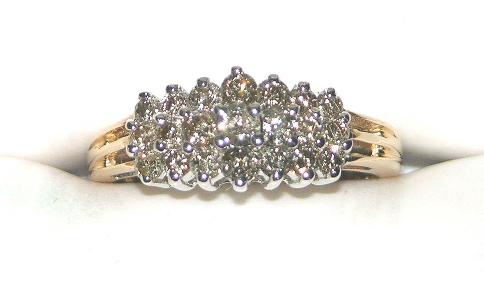 http://4.bp.blogspot.com/-l9kMZGFG1QY/Tbu56J2T3wI/AAAAAAAAAX4/gnhWgokEz8s/s1600/Diamond_Ring_DIR001.jpg