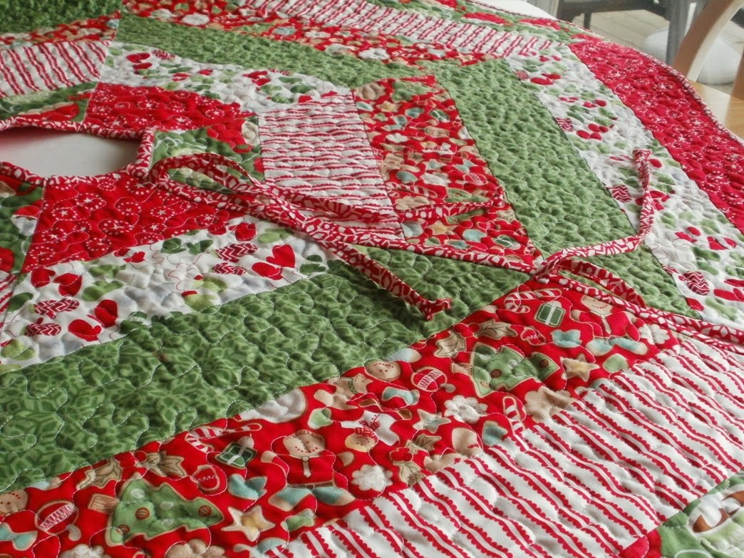 Amy Made That!by eamylove Have A Holly Jolly Tree Skirt!