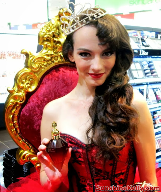 Fragrance, Katy Perry Killer Queen, model, perfume bottle, jewel shaped, royal red, gold bottle 