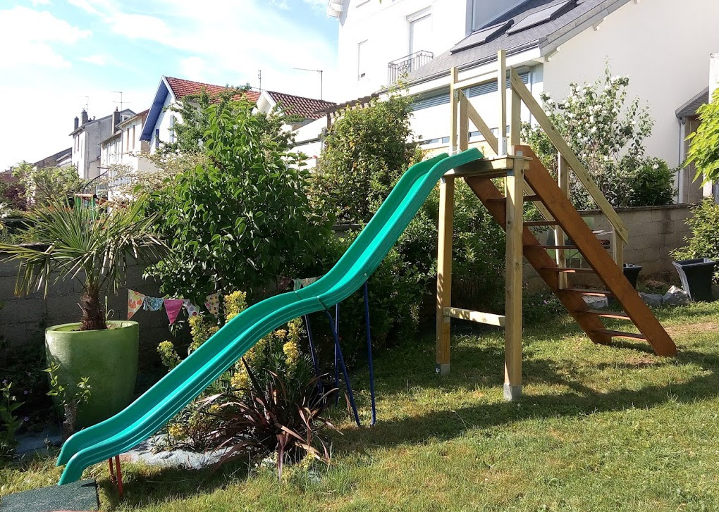 bonjour bonheur Un toboggan pour les enfants