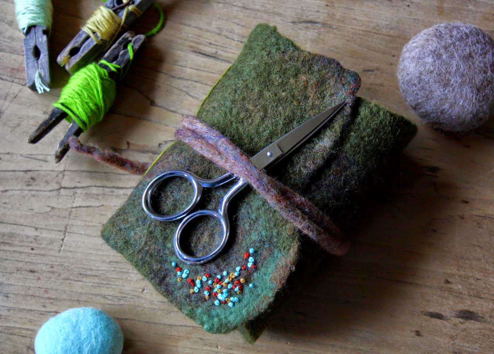 lil fish studios a felted needle book