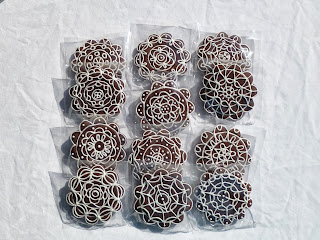 12 wrapped artisanal dark-chocolate tea biscuits