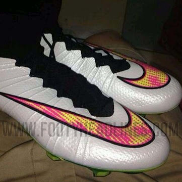 white nike mercurial superfly boot
