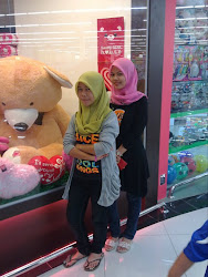 yan and her beloved aunt :D