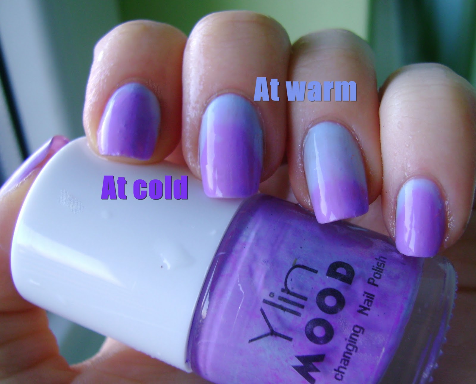 changing nail polish color with make up