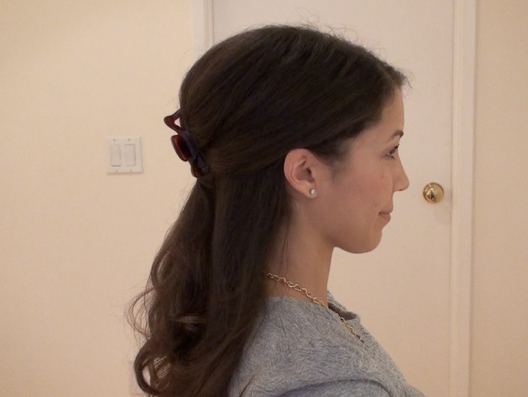 Daily Connoisseur Chic Hair Claw Updo Tutorial Daily Connoisseur Chic Hair Claw Updo Tutorial