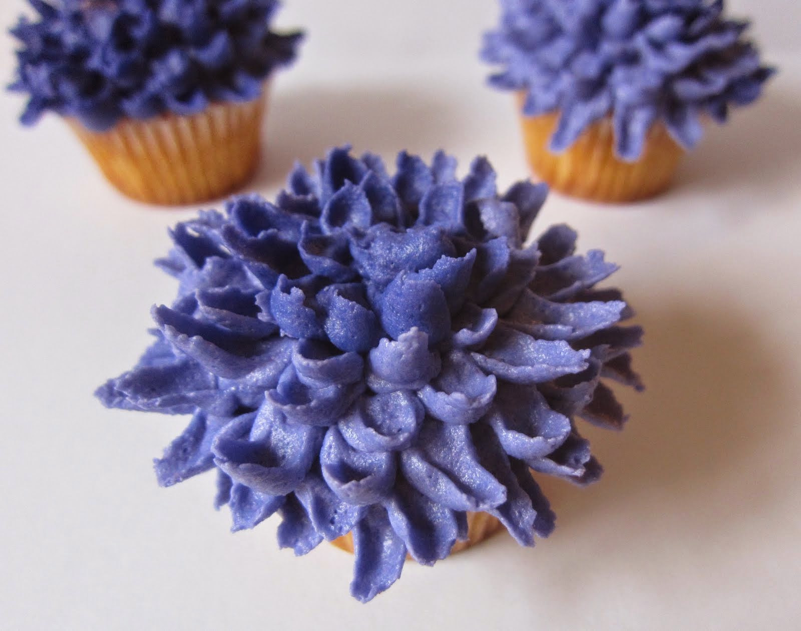 Vajkrém virágok/ Buttercream flowers