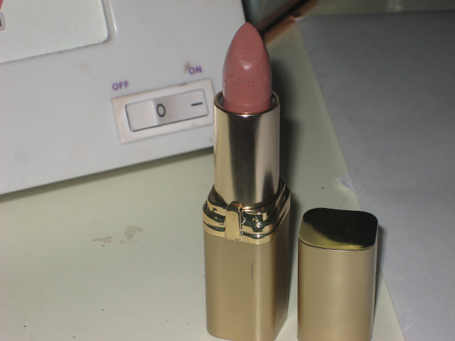 Divinelyurban: Loreal Colour Riche Lipstick in Fairest Nude