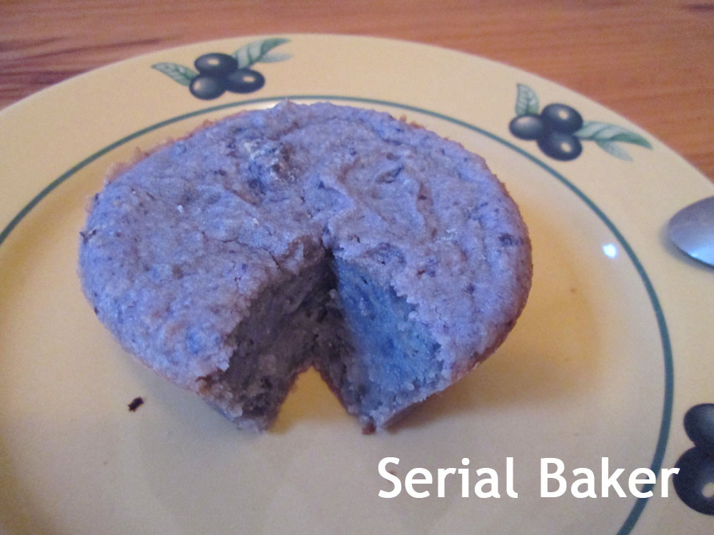 Gâteau violet aux vitelottes et à la violette