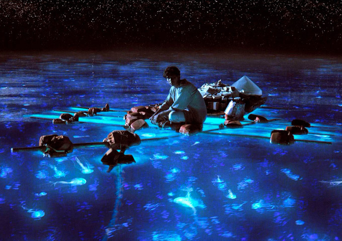 life-of-pi-new-boat-jellyfish.jpg