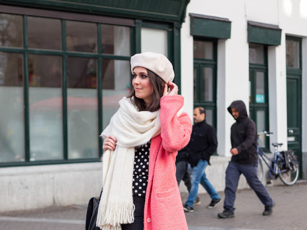 Outfit: 60s retro in pink coat, polkadots and overknee boots