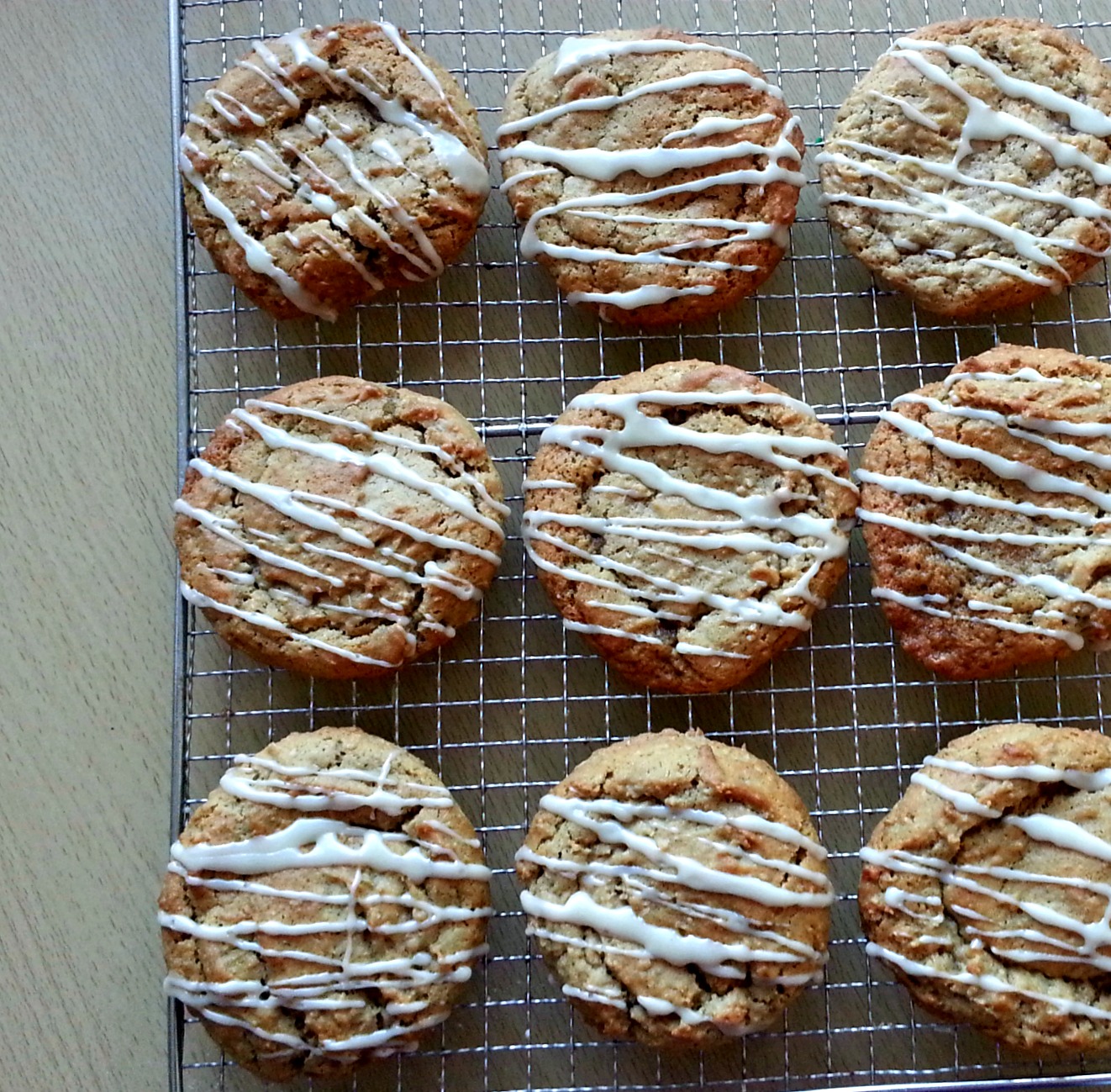 My sugar coated life... Spiced oatmeal cookies with maple syrup drizzle