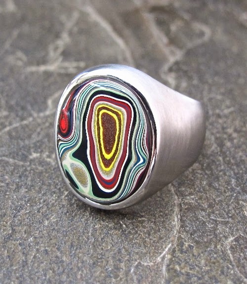 04-Cindy-Dempsey-Motor-Agate-Fordite-Paint-Jewellery-www-designstack-co
