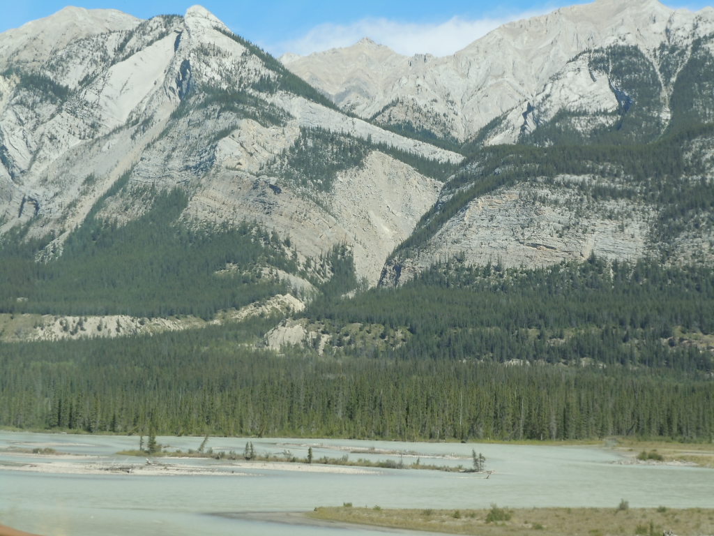 RV Voyageur Now in Edmonton.