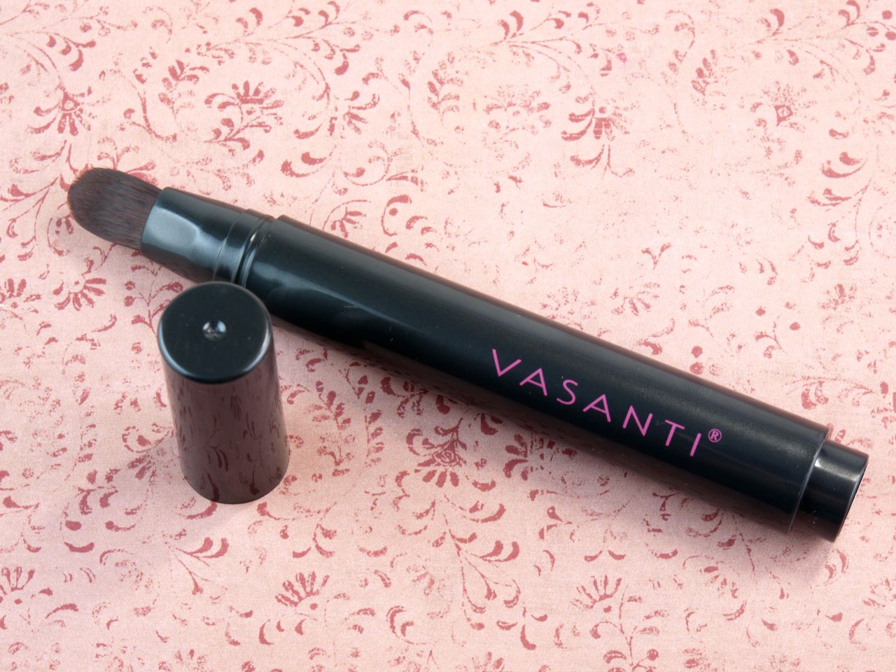 Vasanti Instant Pick Me Up Liquid Luminizer Brightening Pen: Review and Swatches