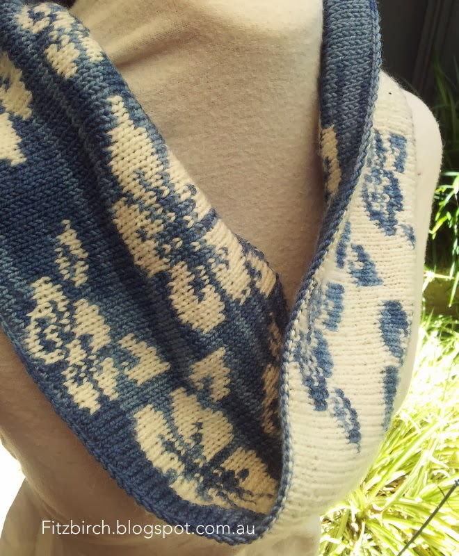 FitzBirch Crafts: Double Knit Floral Cowl