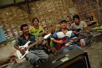 Pembuat Gitar Berstandar Internasional di Indonesia