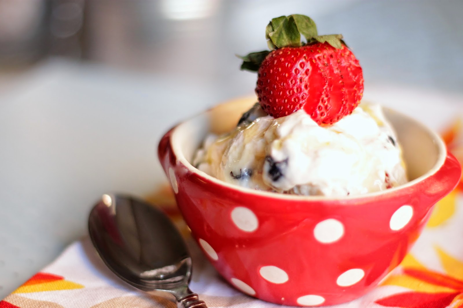 Brunch N' Cupcakes {Greek Frozen Yogurt with Berries and Honey}