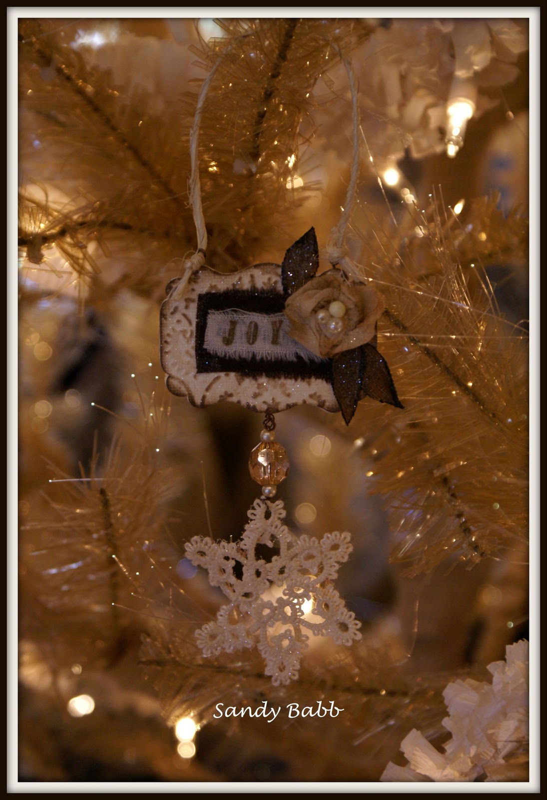 Quill Cottage ELEGANT PAPER PUNCH ORNAMENTS (FREE TUTORIALS)...