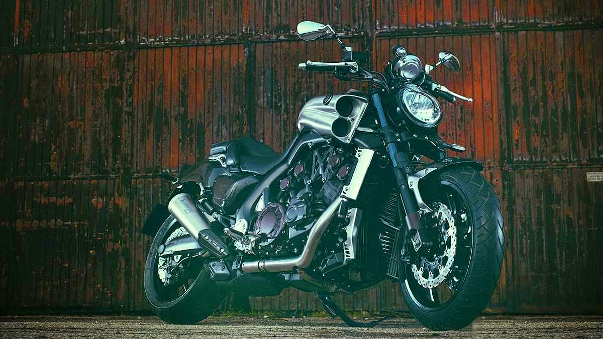 Triumph vs Yamaha