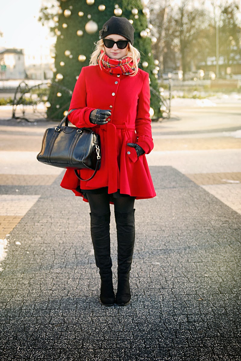 Girl in red coat styllove, blog o modzie
