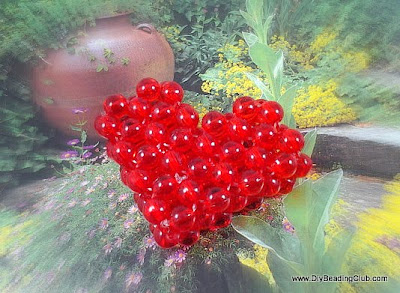 Right Angle Weave Beaded Heart Tutoria how to make jewelry, beading pattern, Jewelry making classes, jewelry ideas to make, making jewelry, Jewelry Making for Beginners